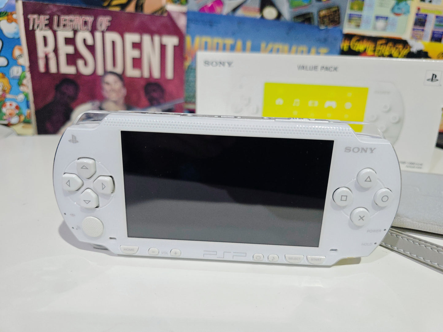 PSP (MODEL 1000)(Complete in Box)(White)