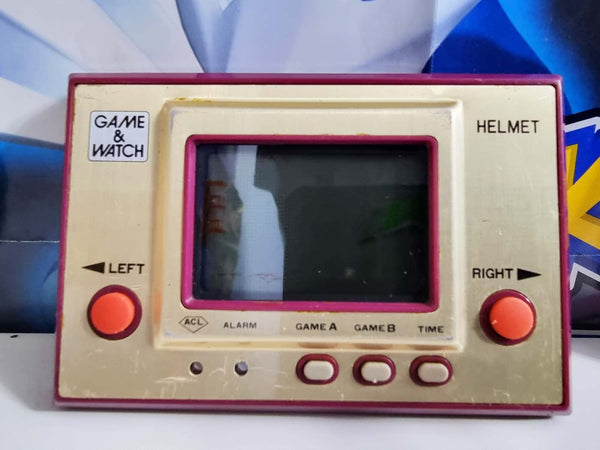 NINTENDO GAME & WATCH (HELMET)