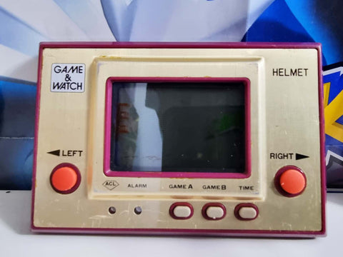NINTENDO GAME & WATCH (HELMET)